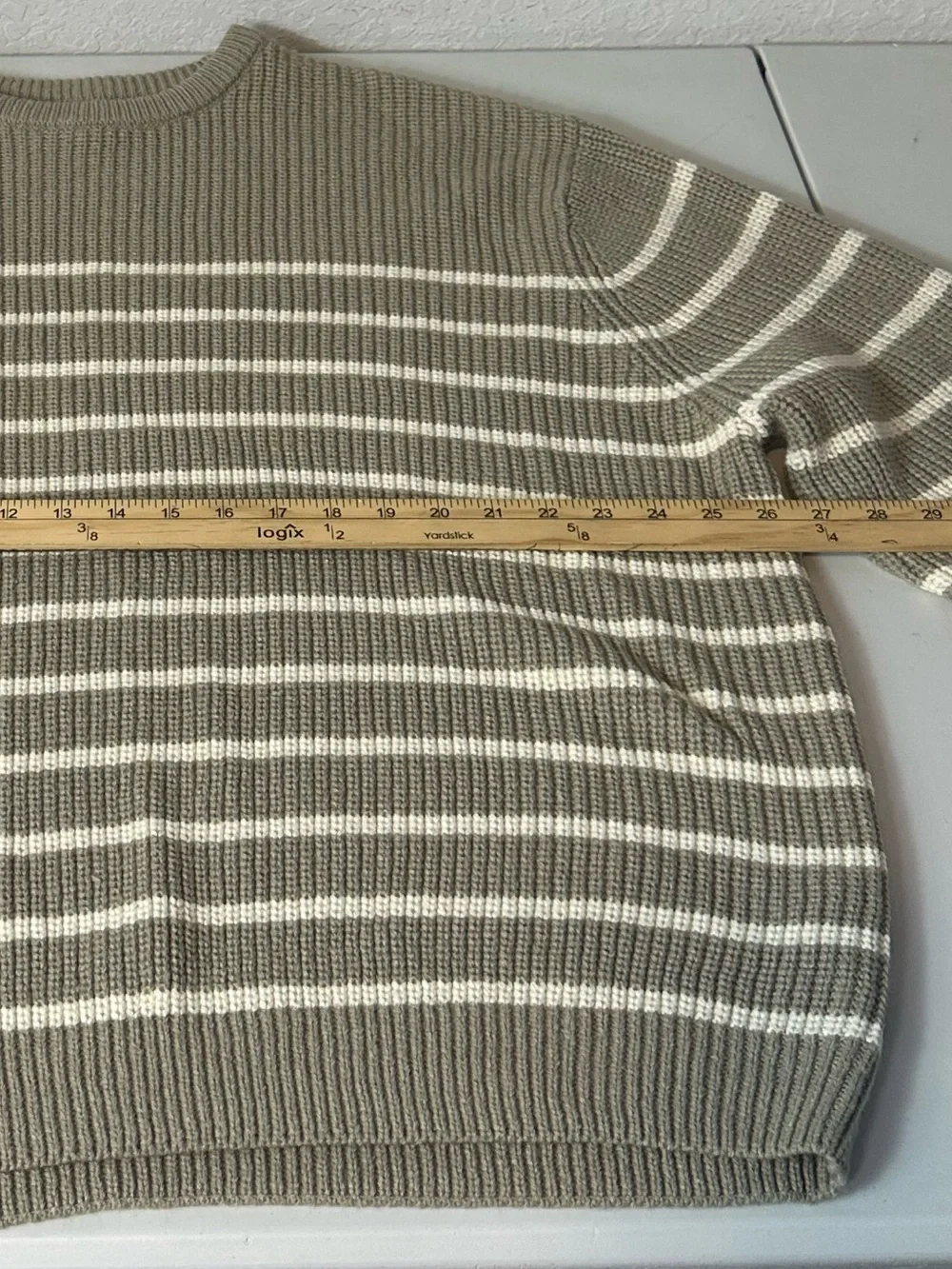 ASOS Men’s Oversized Crew Neck Knit Sweater Green & Ecru Stripes Size Large